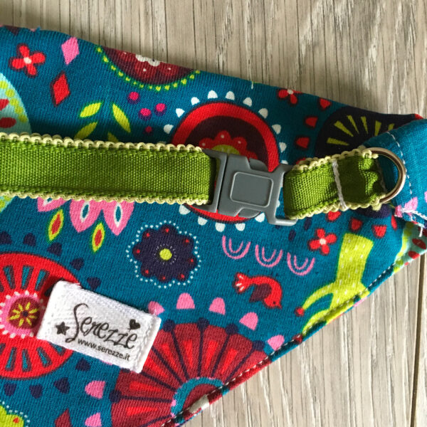 02-CANE_BANDANAfiori_ricamo_4zampe_serezze BANDANA fiori