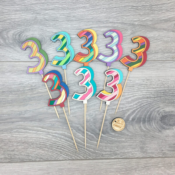 01_NUMERI_tre_laser_serezze topper cake