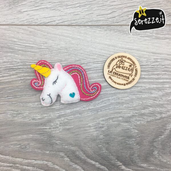 01_UNICORNO_ROSA_pannolenci_serezze spilla feltro