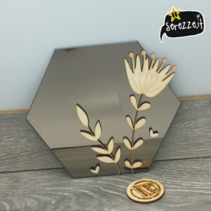 specchio con fiori
