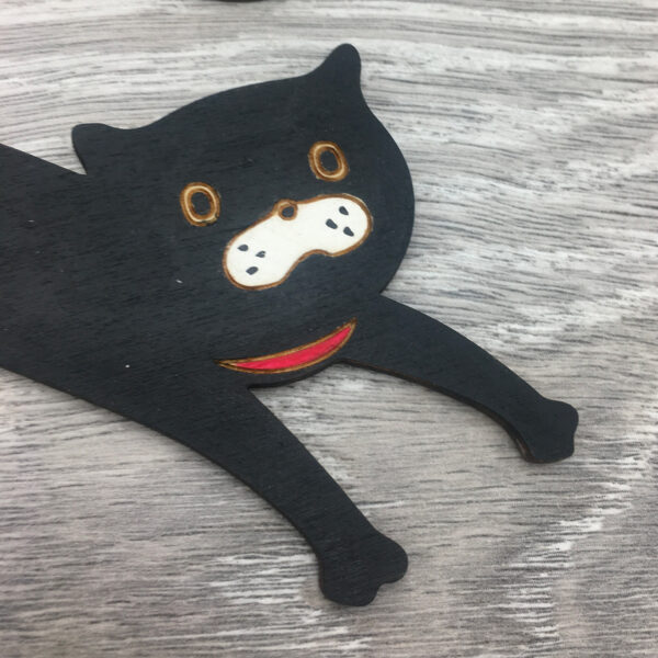 04_COLLANA_gatto_nero_fiocco_serezze collana in legno